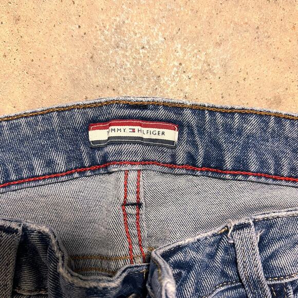 Tommy Hilfiger Women's Crop Jeans Size 6 Medium Wash - Picture 2 of 9